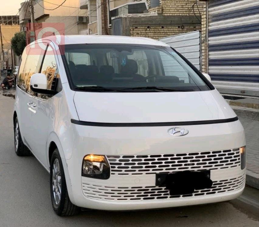 هيونداي ستاريا